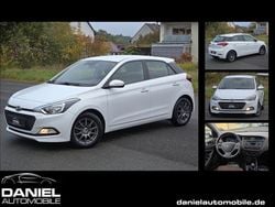 Weiß Gebraucht 2015 Hyundai i20 Trend Limousine | 7.750 € (Fairer Preis)