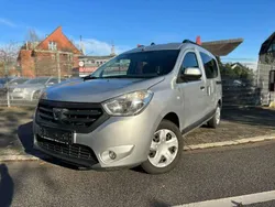 Platingrau Gebraucht 2015 Dacia Dokker Lauréate Van | 7.490 € (Fairer Preis)