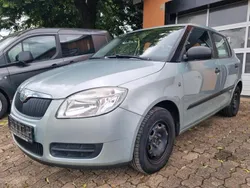 Grau Gebraucht 2009 Skoda Fabia Kleinwagen | 2.299 € (Fairer Preis)