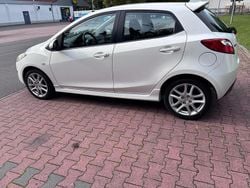 Weiß Gebraucht 2011 Mazda 2 Kleinwagen | 4.999 € (Teuer)