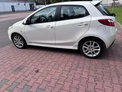 Weiß Gebraucht 2011 Mazda 2 Kleinwagen | 4.999 € (Teuer)