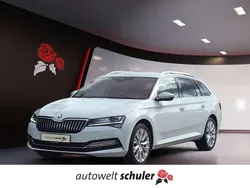Moonweiss metallic Gebraucht 2024 Skoda Superb Style Kombi | 31.749 €