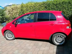 Rot Gebraucht 2009 Toyota Yaris Kleinwagen | 3.500 €