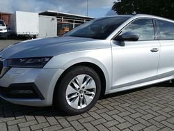 Silber Gebraucht 2021 Skoda Octavia Ambition Kombi | 14.390 € (Fairer Preis)