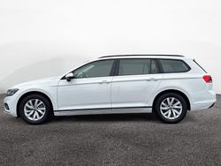 Weiß Gebraucht 2021 VW Passat Basis Kombi | 21.450 € (Superpreis)