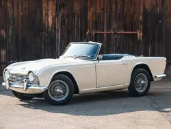 Weiß Gebraucht 1962 Triumph TR4 Cabrio | 38.000 €