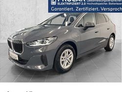 Grau Gebraucht 2022 BMW 225 Active Tourer Van / Kleinbus | 27.980 € (Guter Preis)