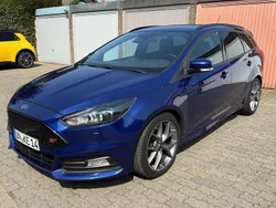 Blau Gebraucht 2016 Ford Focus ST Limousine | 9.800 € (Guter Preis)