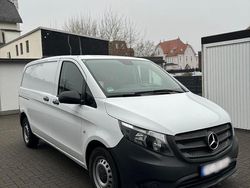 Weiß Gebraucht 2022 Mercedes Vito Van / Kleinbus | 16.900 €