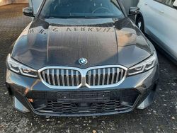 Schwarz Gebraucht 2024 BMW 330e M Sport Kombi | 39.999 € (Superpreis)