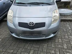 Silber Gebraucht 2009 Toyota Yaris Kleinwagen | 950 € (Superpreis)