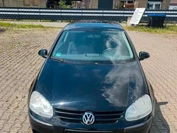 Schwarz Gebraucht 2004 VW Golf V Kleinwagen | 750 € (Superpreis)