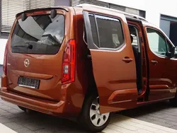 Kupfer braun (m2) Gebraucht 2022 Opel Combo Ultimate Van / Kleinbus | 17.999 € (Fairer Preis)