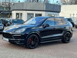Tiefschwarzmetallic Gebraucht 2012 Porsche Cayenne Turbo SUV | 41.890 € (Teuer)