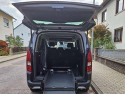 Grau Gebraucht 2024 Peugeot Rifter GT Van / Kleinbus | 44.000 €