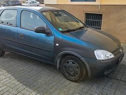 Blau Gebraucht 2001 Opel Corsa Kleinwagen | 2.000 € (Fairer Preis)