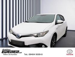 Pure) white ii (weiss Gebraucht 2016 Toyota Auris Hybrid Edition-S Limousine | 13.450 € (Fairer Preis)