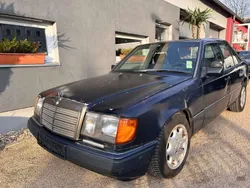 Blau Gebraucht 1990 Mercedes E200 Limousine | 1.999 €