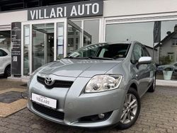 Silber Gebraucht 2009 Toyota Auris Team Limousine | 6.490 € (Etwas zu teuer)