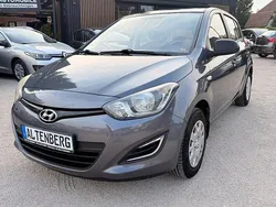 Grau Gebraucht 2014 Hyundai i20 Trend Limousine | 3.499 € (Superpreis)