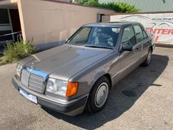 Grau Gebraucht 1991 Mercedes E230 Limousine | 8.700 €