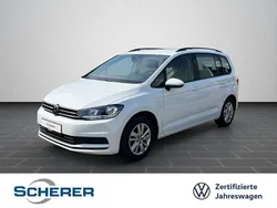 Pure white Gebraucht 2024 VW Touran Comfortline Van / Kleinbus | 29.980 € (Guter Preis)