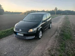 Schwarz Gebraucht 2010 VW Touran Van / Kleinbus | 5.600 € (Guter Preis)