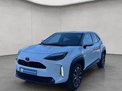 Schneeweiß Gebraucht 2024 Toyota Yaris Cross Team SUV | 24.930 € (Guter Preis)