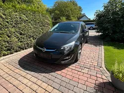 Schwarz Gebraucht 2012 Opel Astra Edition Limousine | 4.800 € (Fairer Preis)