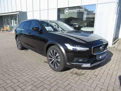 Onyx black metallic Gebraucht 2024 Volvo V90 CC Plus Kombi | 53.981 € (Teuer)
