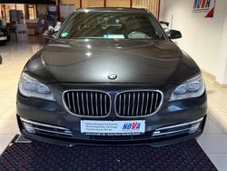Grau Gebraucht 2013 BMW 740 Sport Line Limousine | 15.990 € (Fairer Preis)