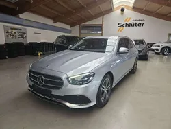 Hightech silber Gebraucht 2022 Mercedes E220 Avantgarde Kombi | 34.550 € (Fairer Preis)