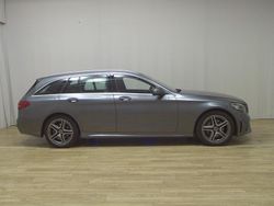 Grau Gebraucht 2020 Mercedes C200 AMG line Kombi | 19.880 € (Fairer Preis)