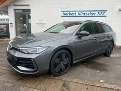 Grau Gebraucht 2025 VW Passat R-line Limousine | 47.900 € (Superpreis)