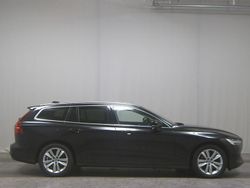 Schwarz Gebraucht 2021 Volvo V60 Momentum Kombi | 15.450 € (Guter Preis)