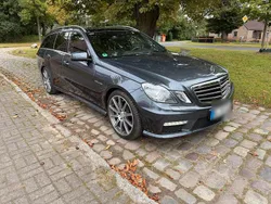 Grau Gebraucht 2011 Mercedes E63 AMG AMG Kombi | 33.900 €