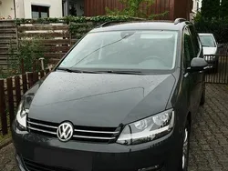 Grau Gebraucht 2019 VW Sharan Comfortline Van / Kleinbus | 15.500 € (Fairer Preis)
