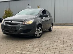 Grau Gebraucht 2011 Opel Zafira Van / Kleinbus | 1.990 € (Superpreis)