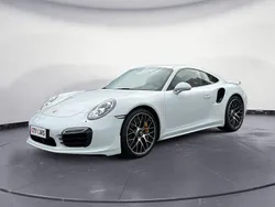 Pure white/weiss Gebraucht 2013 Porsche 911 Turbo S Coupé | 125.991 € (Etwas zu teuer)