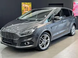 Grau Gebraucht 2017 Ford S-MAX Titanium Van / Kleinbus | 16.950 € (Etwas zu teuer)