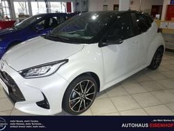 Weiß Gebraucht 2024 Toyota Yaris Sport Limousine | 27.260 € (Guter Preis)