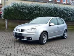 Grau Gebraucht 2007 VW Golf V Kleinwagen | 2.400 € (Fairer Preis)