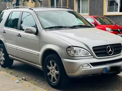 Silber Gebraucht 2002 Mercedes ML270 SUV | 3.500 €