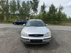Silber Gebraucht 2001 Ford Mondeo Ambiente Limousine | 1.490 € (Fairer Preis)