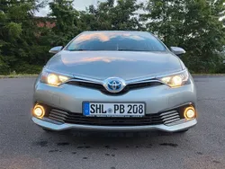 Grau Gebraucht 2016 Toyota Auris Edition-S Limousine | 17.200 € (Etwas zu teuer)