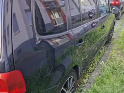 Schwarz Gebraucht 2012 VW Touran Van / Kleinbus | 10.500 € (Fairer Preis)