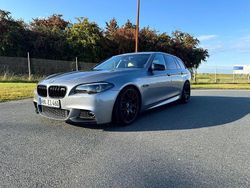 Grau Gebraucht 2011 BMW 520 Basis Kombi | 15.000 €