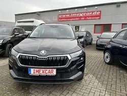 Schwarz Neu 2025 Skoda Karoq Selection SUV | 33.990 € (Guter Preis)