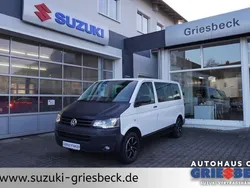 Weiß Gebraucht 2015 VW Caravelle Trendline Van / Kleinbus | 18.490 €