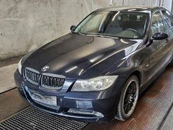 Blau Gebraucht 2007 BMW 320 Advantage Limousine | 4.500 € (Guter Preis)